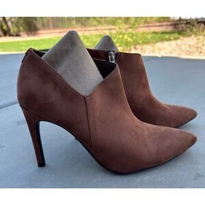 Calvin Klein Brown Women Ankle Boots. Size 8M